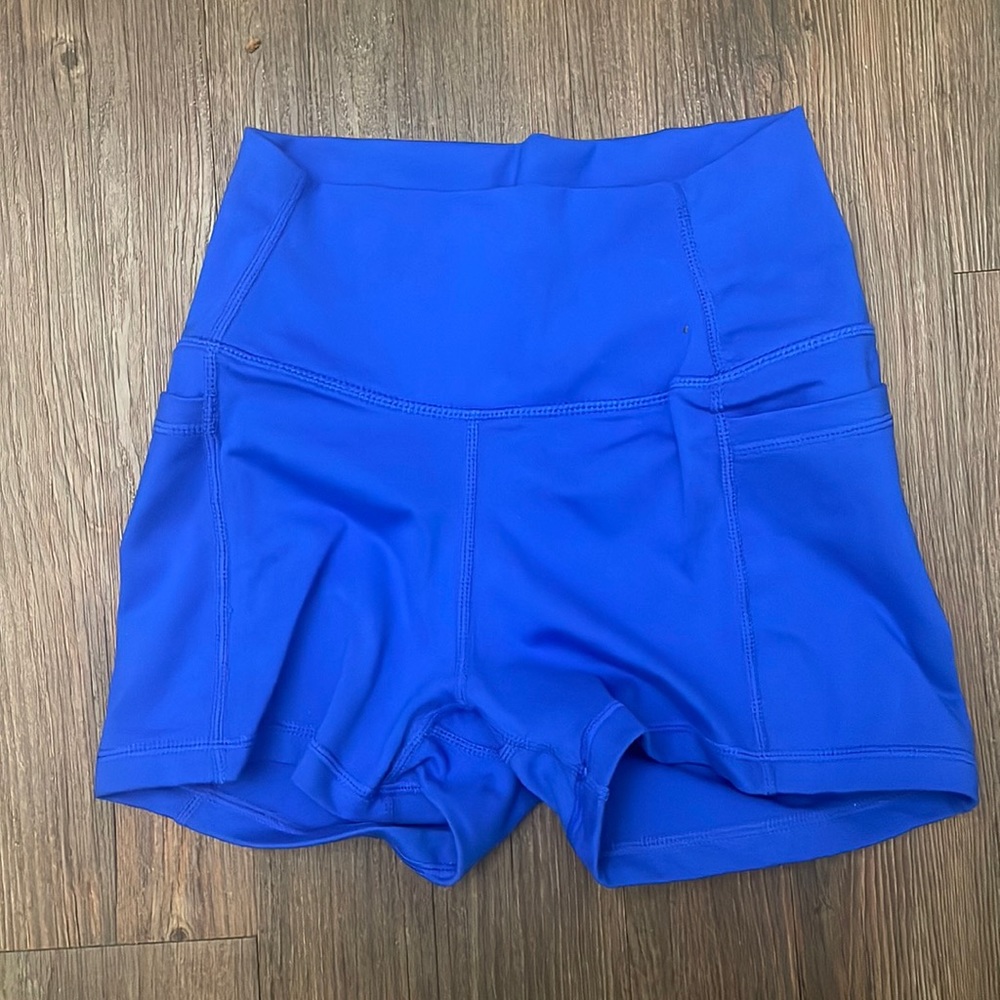 Ethos All Day Compression Athletic Yoga Shorts in Blue XS